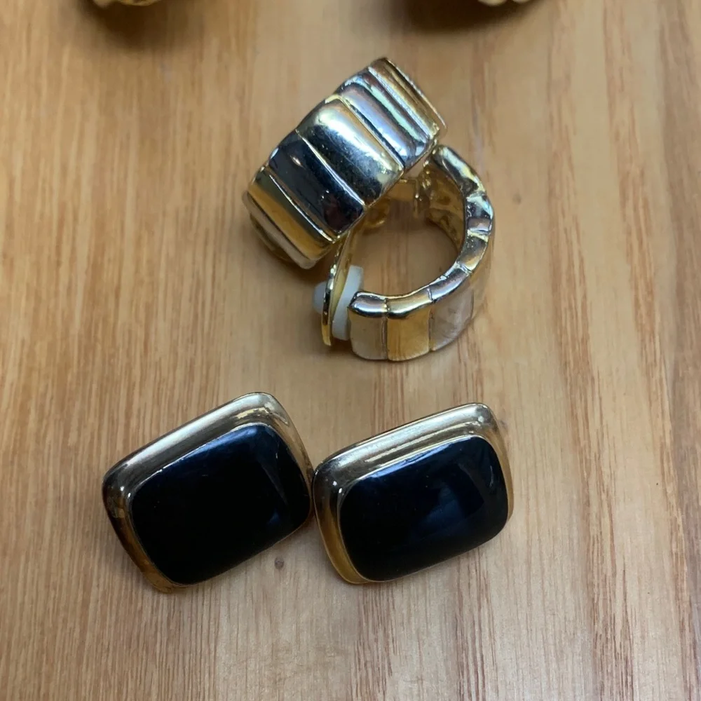 12 Pair Vintage Clip-on EarringsBeaded Metal Enamel Goldtone Silvertone - Picture 3 of 12